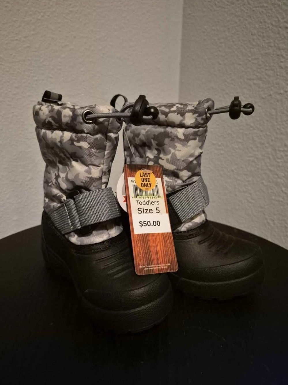 Toddler Snow Boots in Gray Camo and Black - Size 5